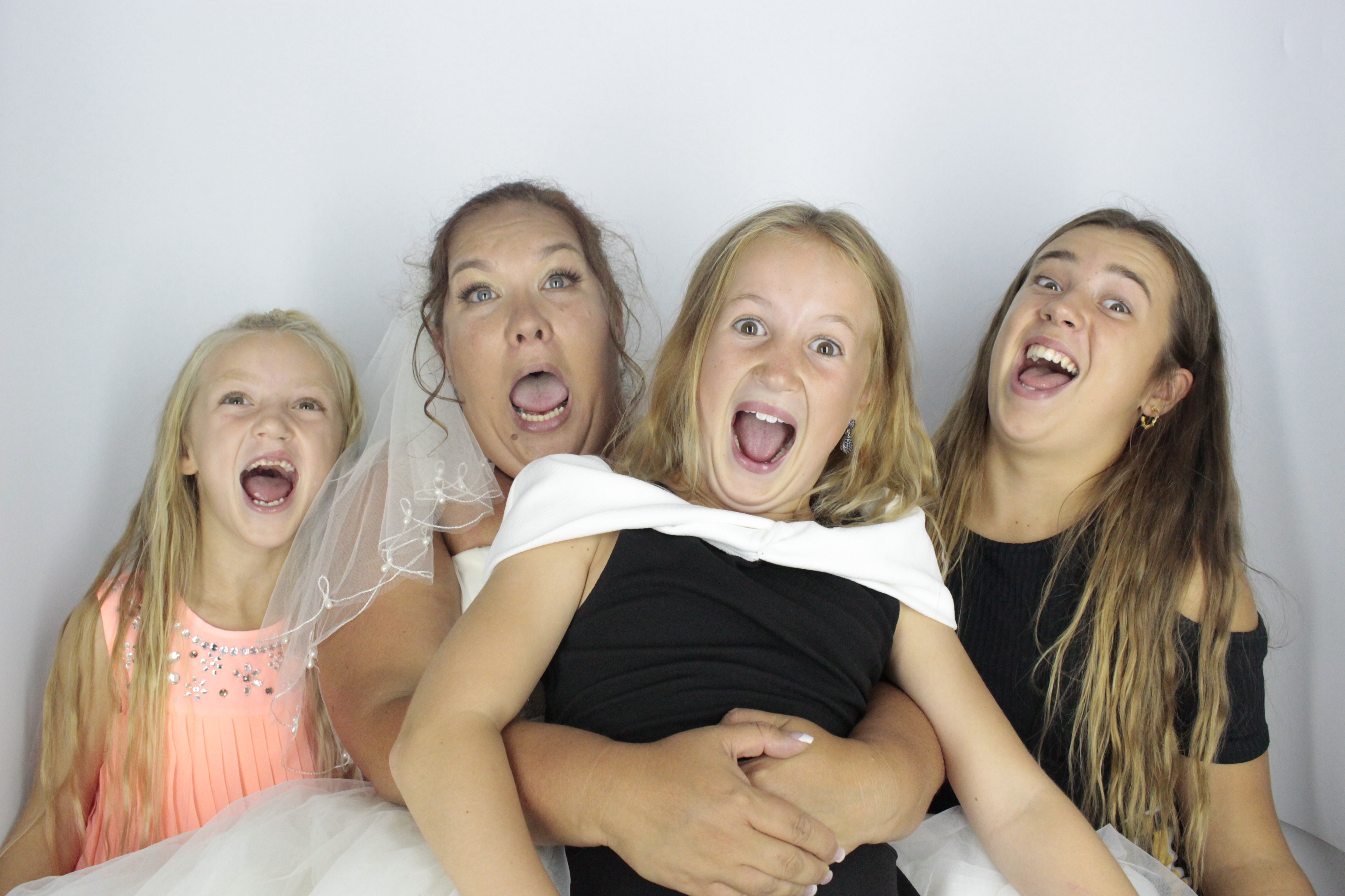  Heather & Daniel's Wedding | View more photos from the event at gallery.myphotoboothexperience.co.uk/u/MyPhotoBoothExperienceLtd/Heather-Daniels-Wedding